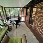 Modern Athens Home 4Bd, 3Bth